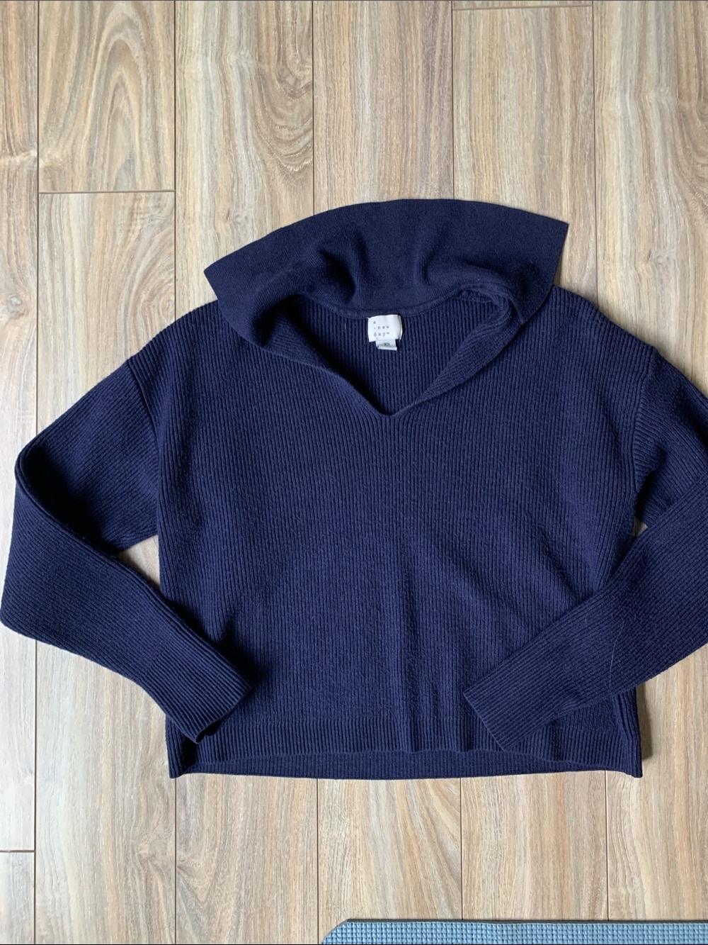 Women's Cropped Navy V-Neck Sweater